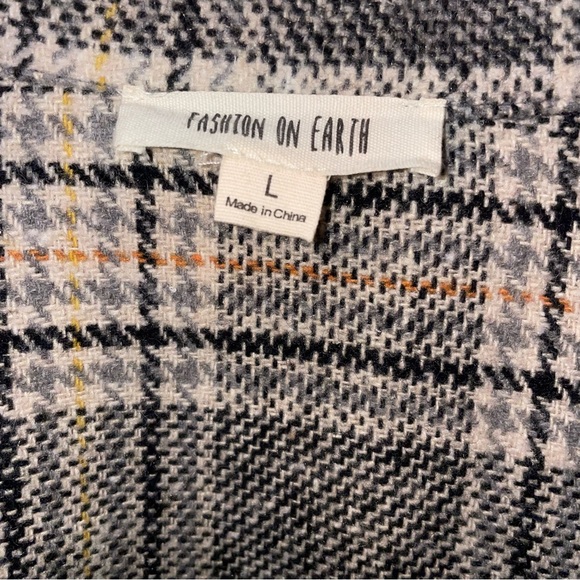 FASHION ON EARTH Plaid zip up coat with front pockets size Large - Picture 6 of 8